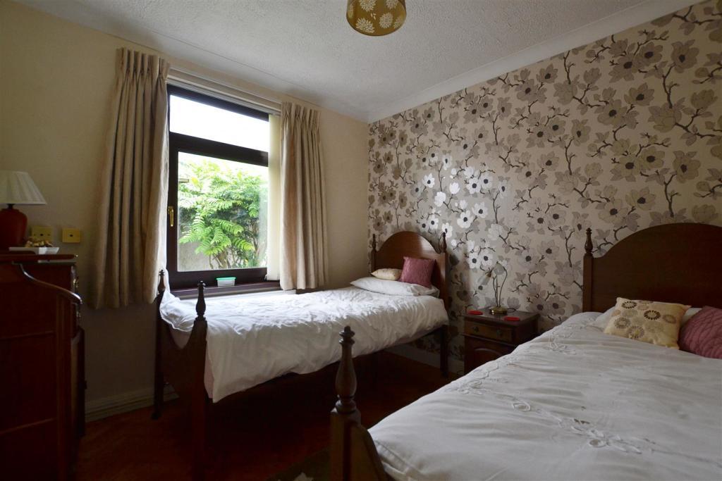 bed 3.JPG
