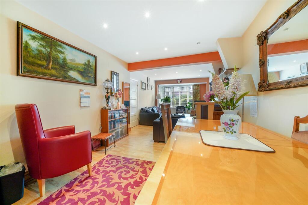 5 Conisborough Crescent - 7dn1CCwKjjqh5wuogIM3.jpg