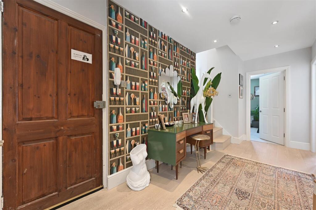 Sinclair Gardens - Hallway3