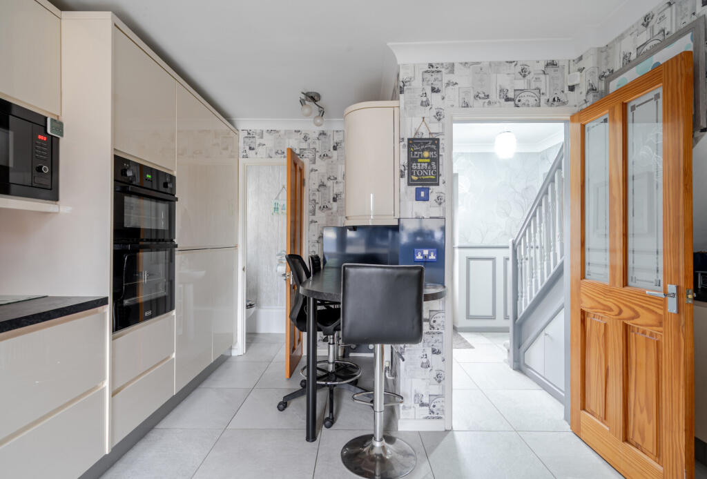 1373658-2-6908cc7...