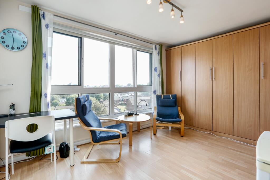 Studio Room