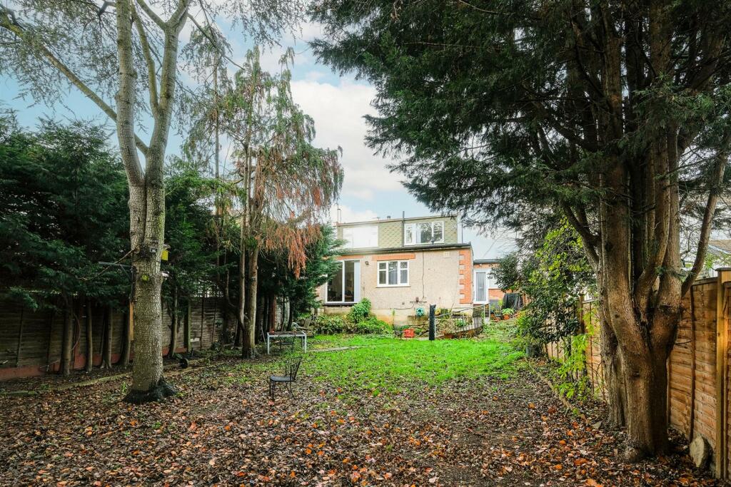 103 Chingford Avenue-21_resized.jpg