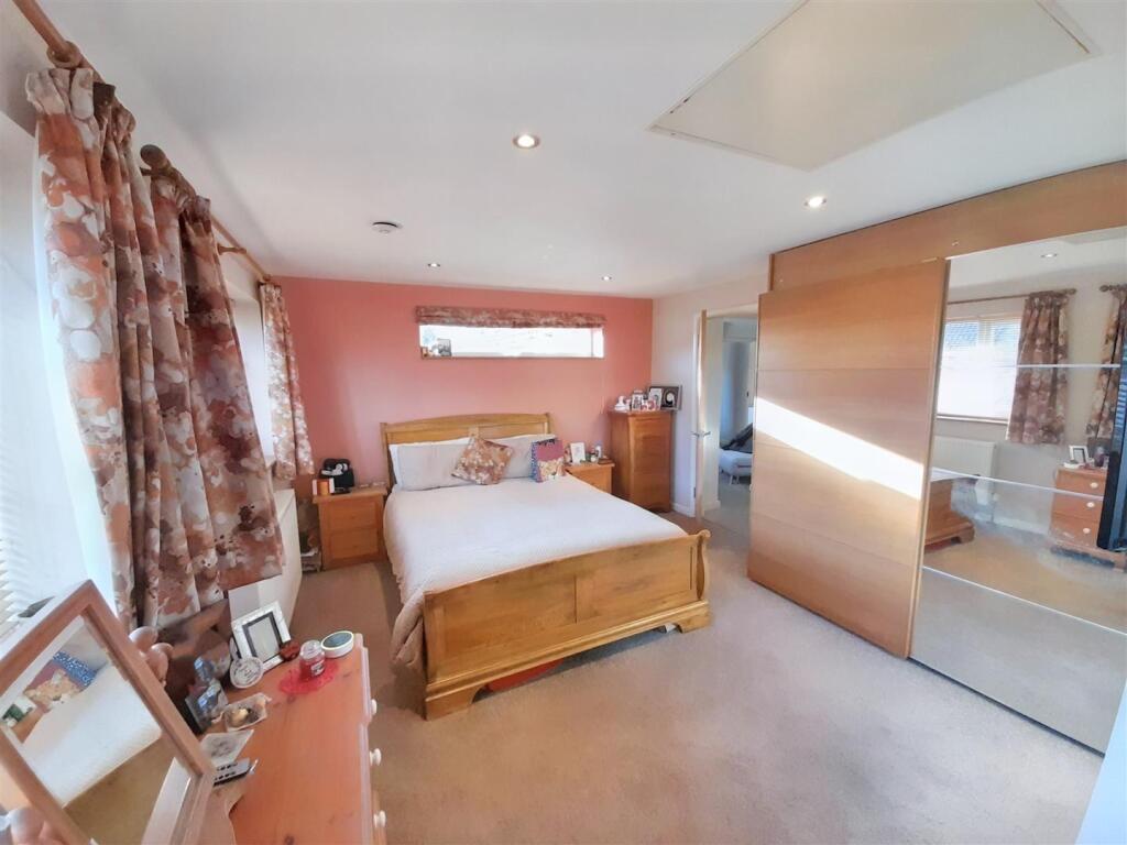 Bedroom 1b new.jpg