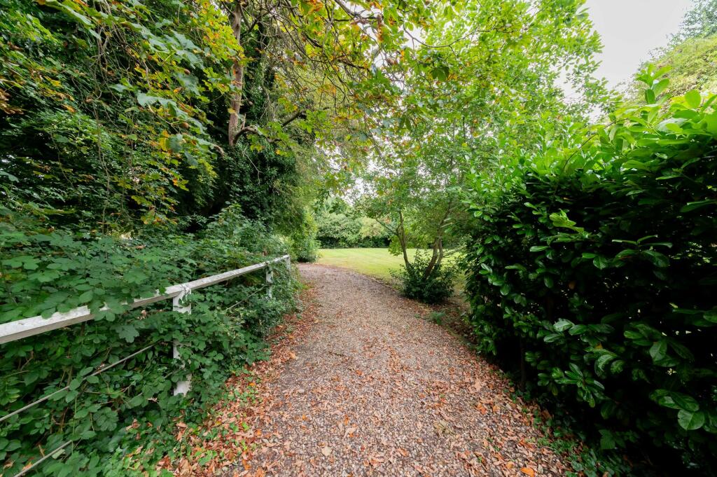 secondary driveway