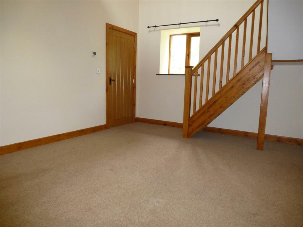Bedroom 1.JPG