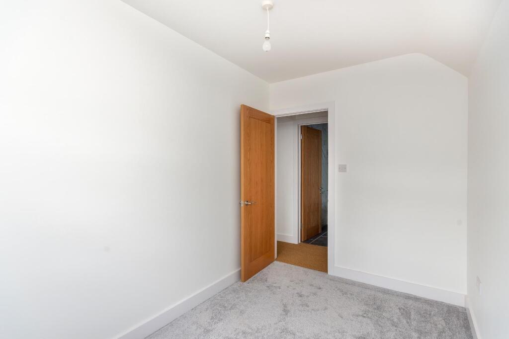4H2LBH - Bedroom A.jpg