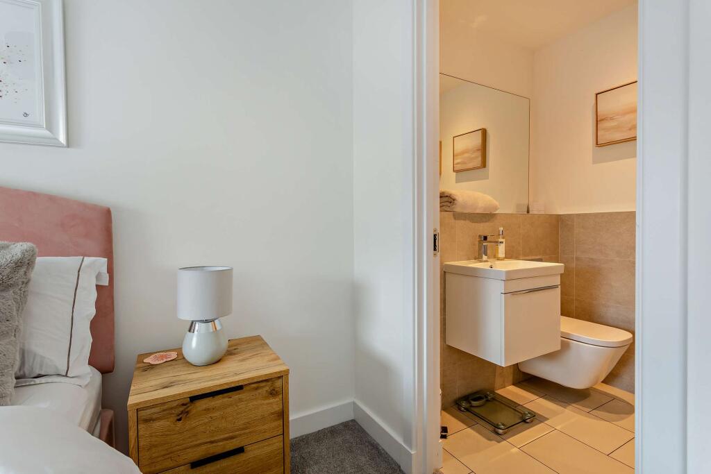 Master Bedroom with En-suite