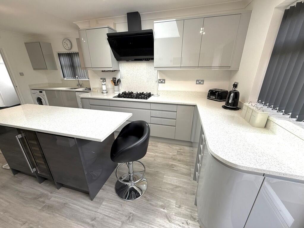 9 Hawke Close Kit...