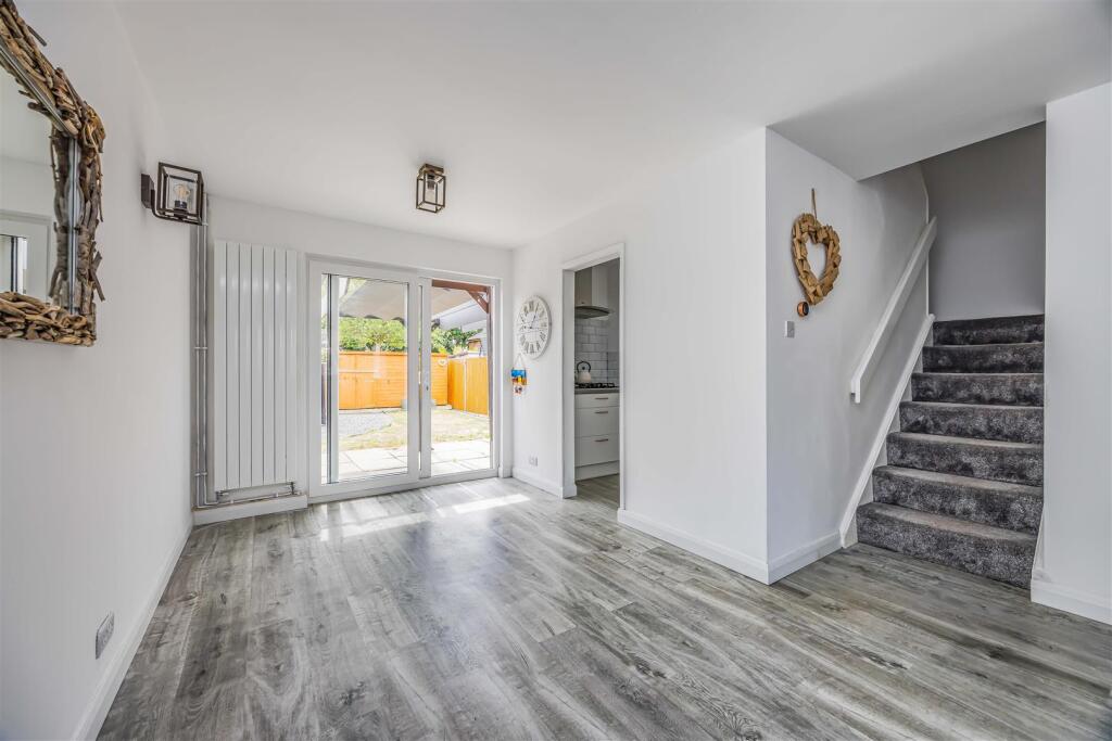 100 Fathoms Reach, Hayling Island-Small-PorticoMar