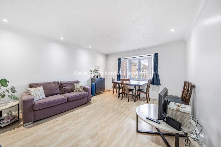 a625e7ef-71d8-45e...