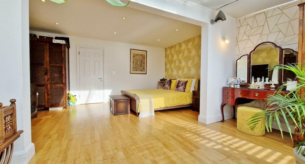 Multi Use Room/Bedroom