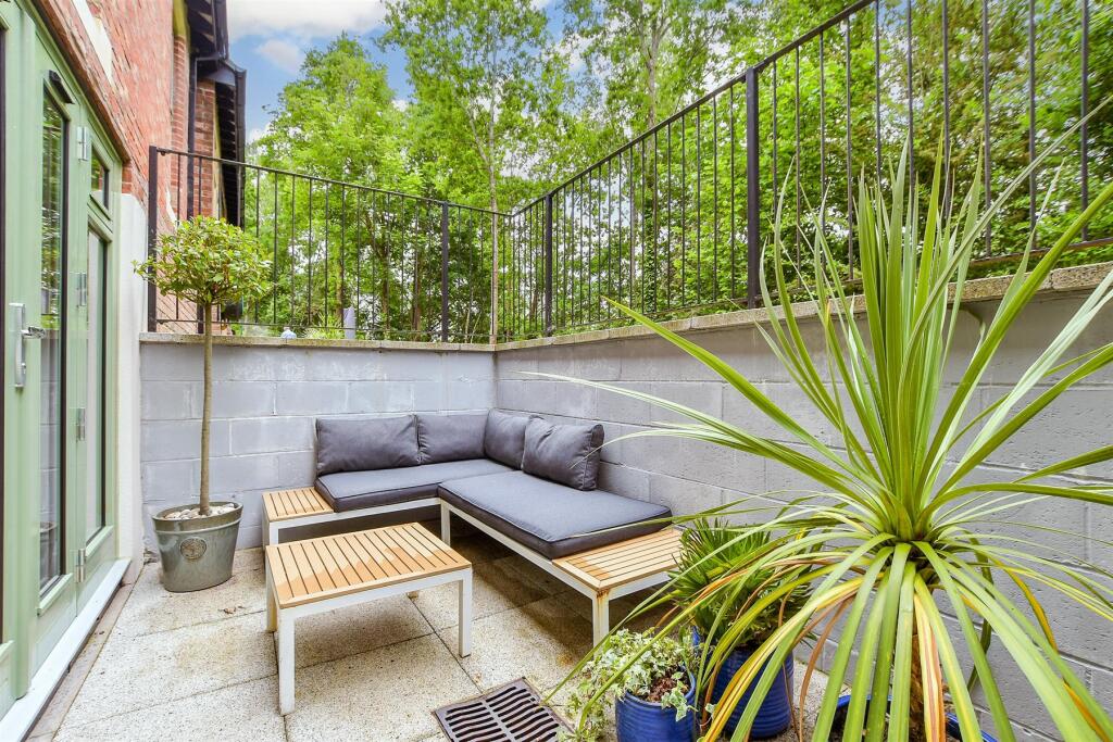 Patio / Decking