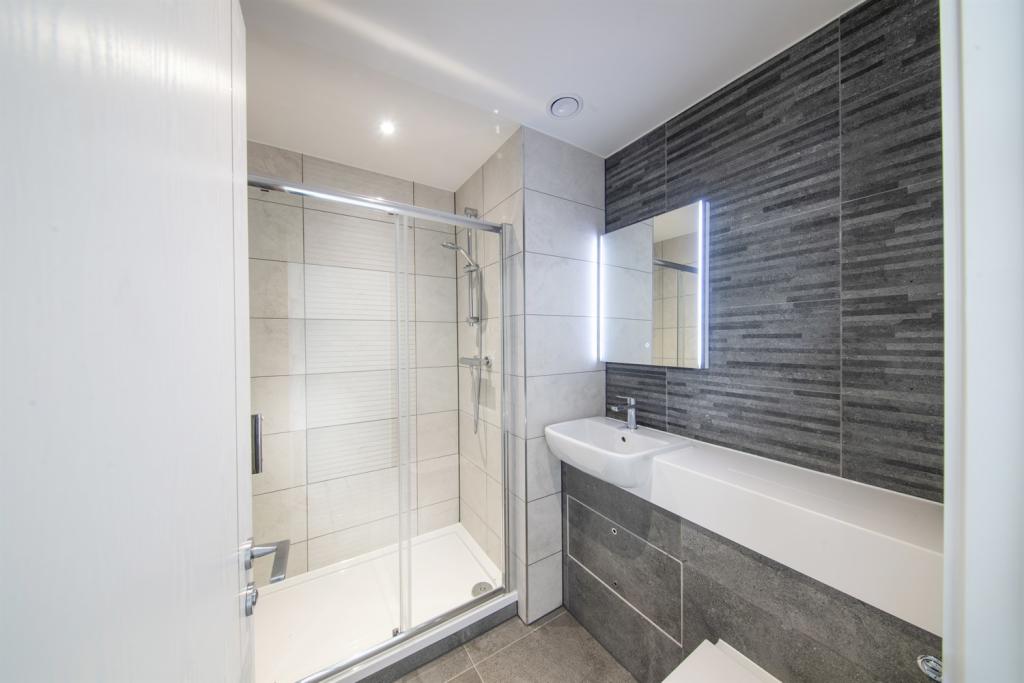 Shower+Room