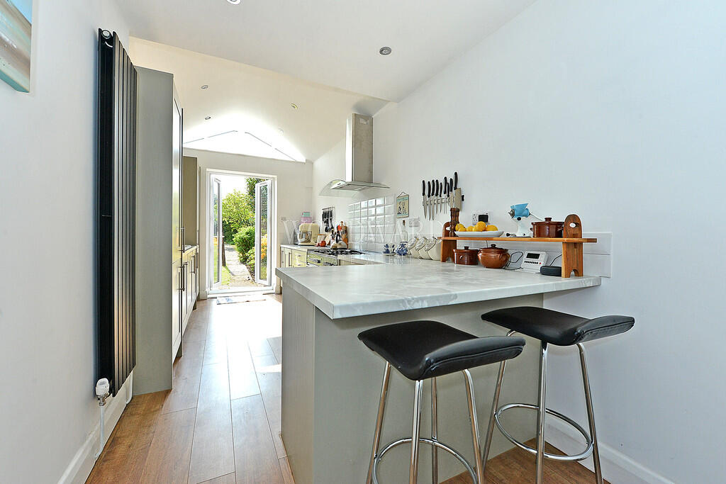 Kitchen/Breakfast...