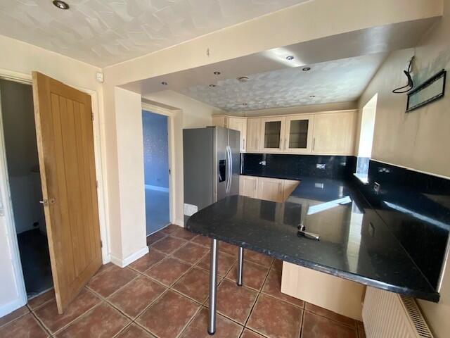 KITCHEN 2 T202509241201.jpg