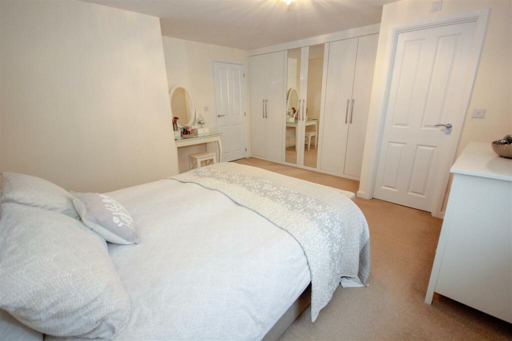 Master Bedroom 1.jpg