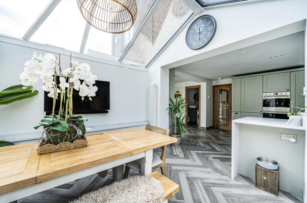 1323715-11-686e9a...