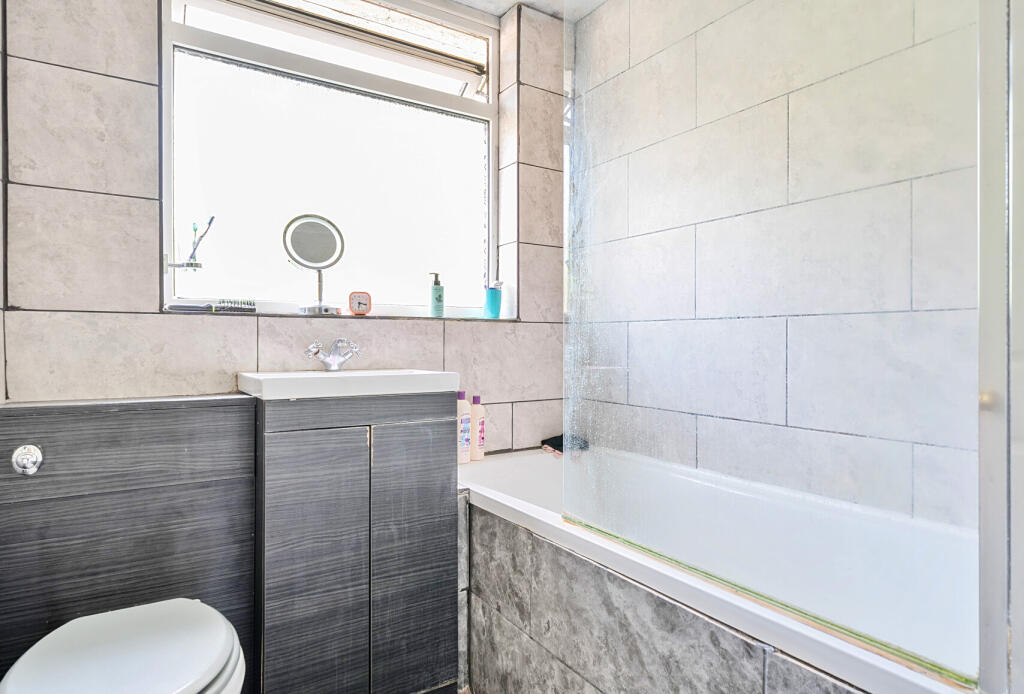 1301763-10-684875...