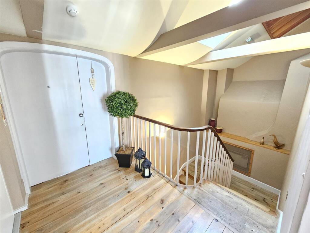 Landing outside Flat.jpg