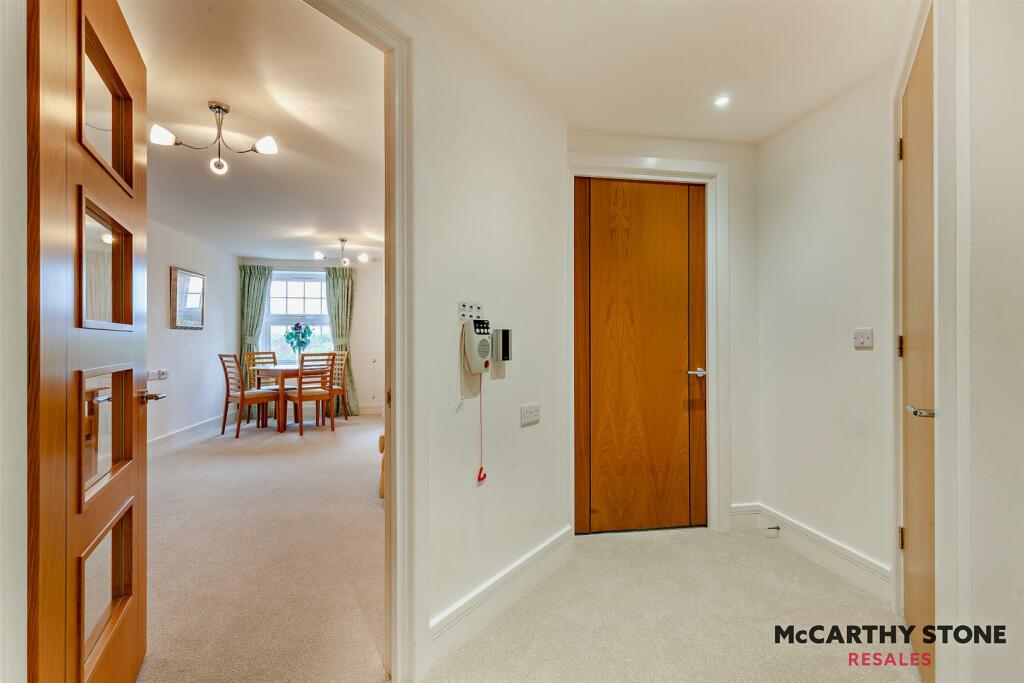 8618823-interior18-800.jpg
