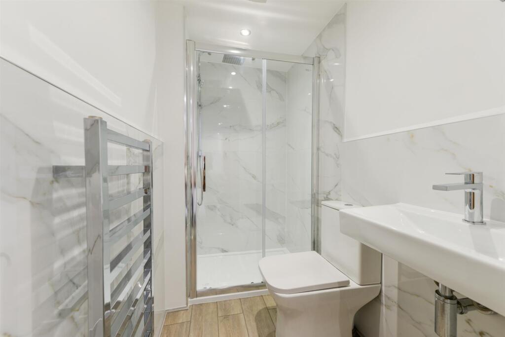 Flat 1, 12 Marine Gardens1.jpg