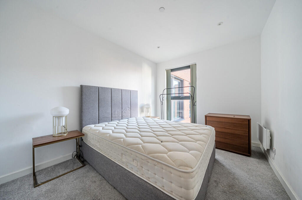 1385345-5-6926d8b...