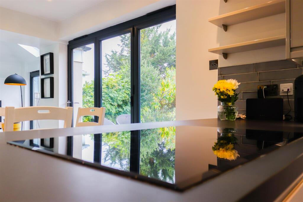 16. Kitchen Diner 1.8.jpg