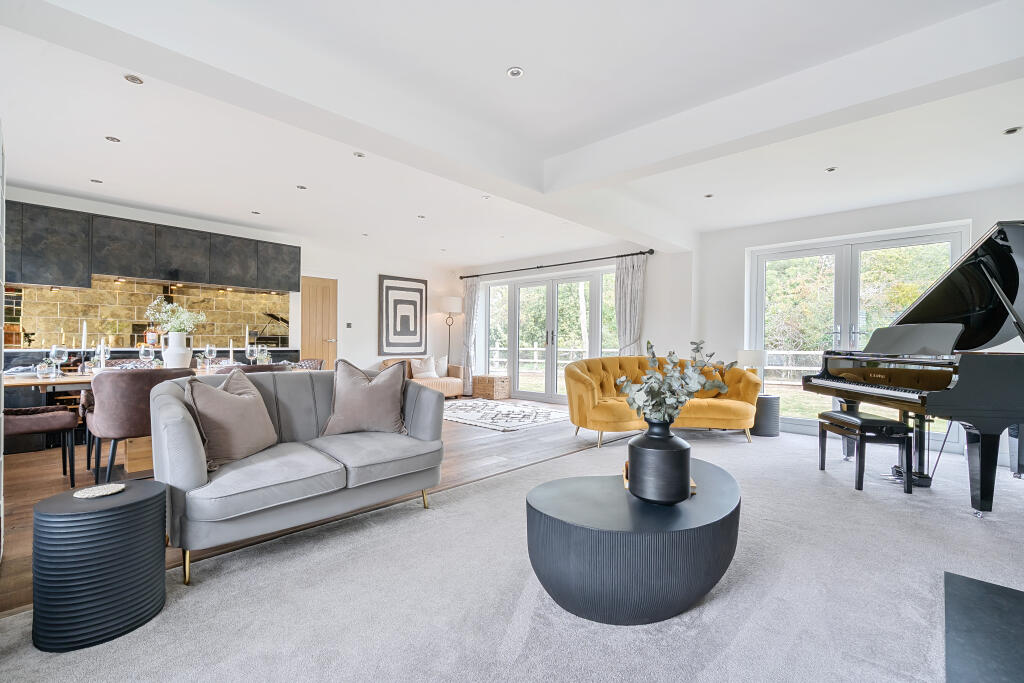 Sitting/Dining Room