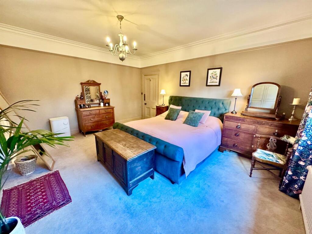 PHOTO-2025-11-19-17-59-55 (33).jpg