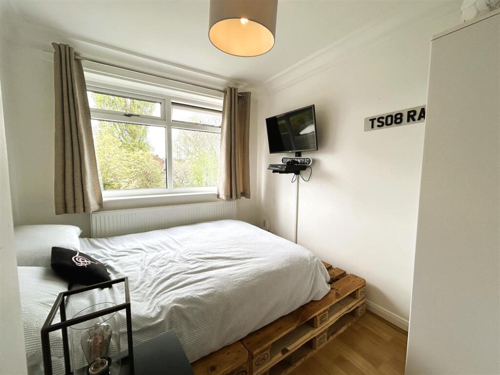 bed5.JPG