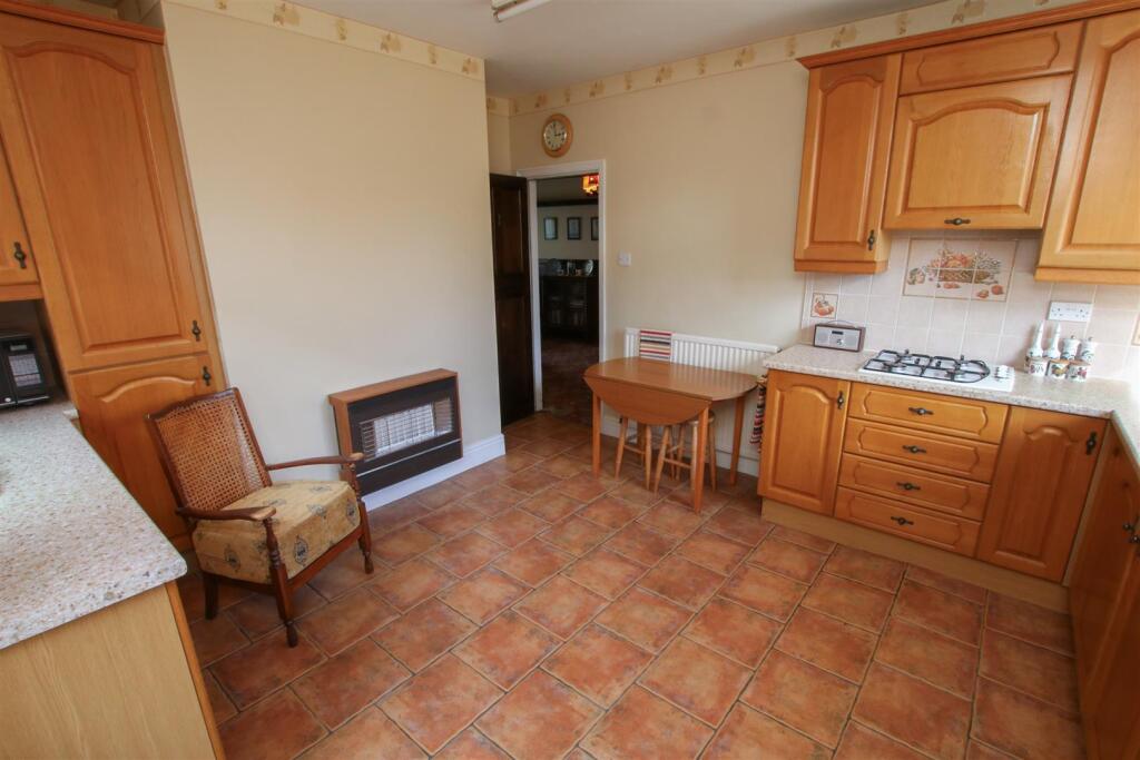 OPEN PLAN DINING KITCHEN