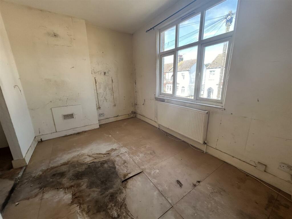 FLAT 3