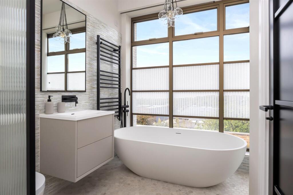 Dyke Road, 77b-016.jpg