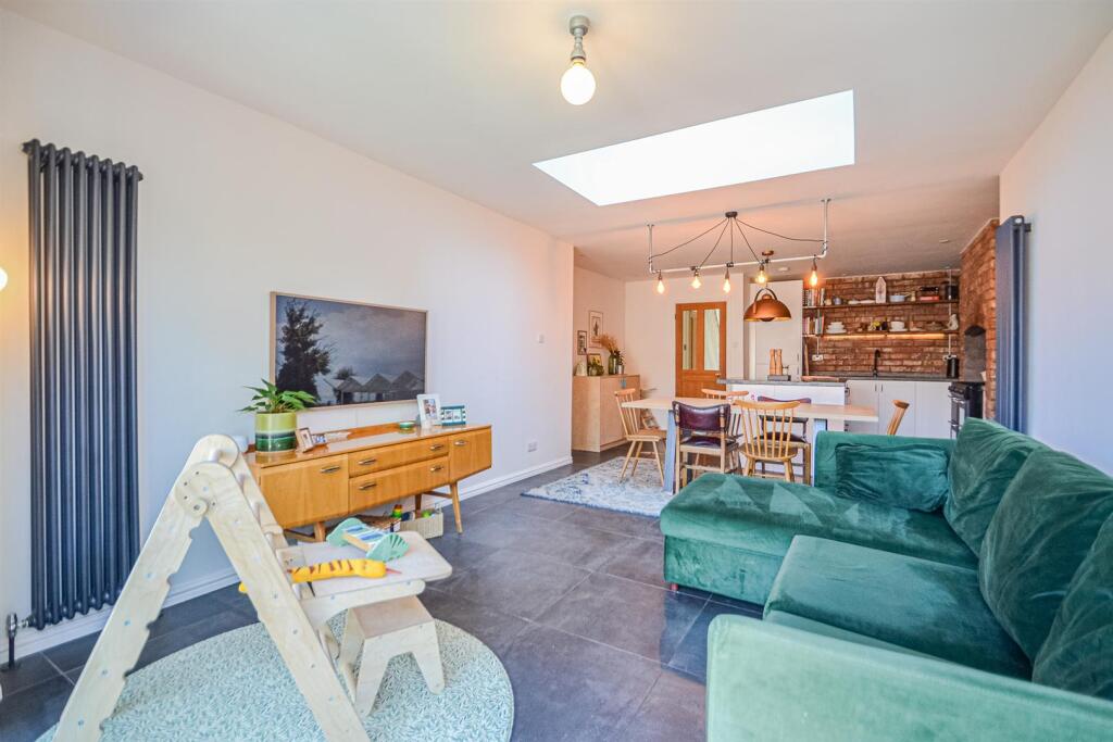 Family Room &amp; Dining Kitchen