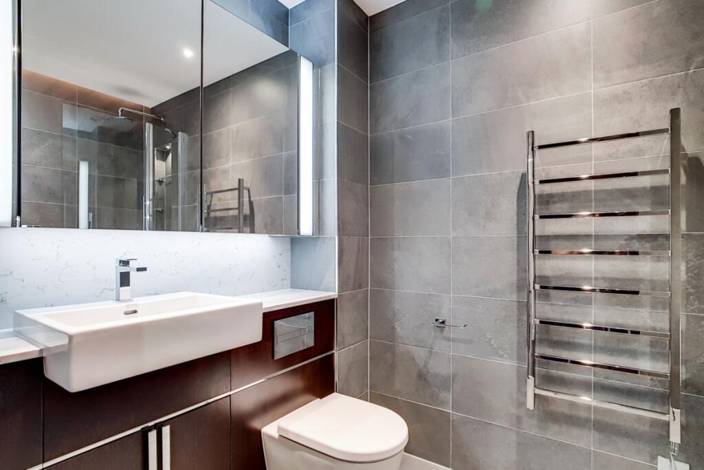 12_Master_Ensuite_7
