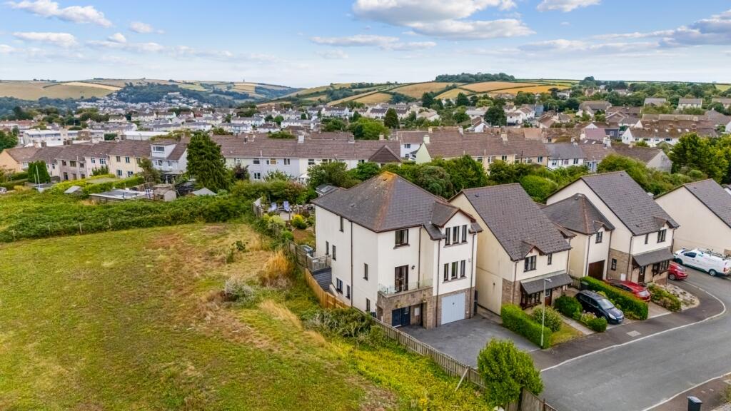 A06 - 80 Seymour Drive Dartmouth Drone - 250717
