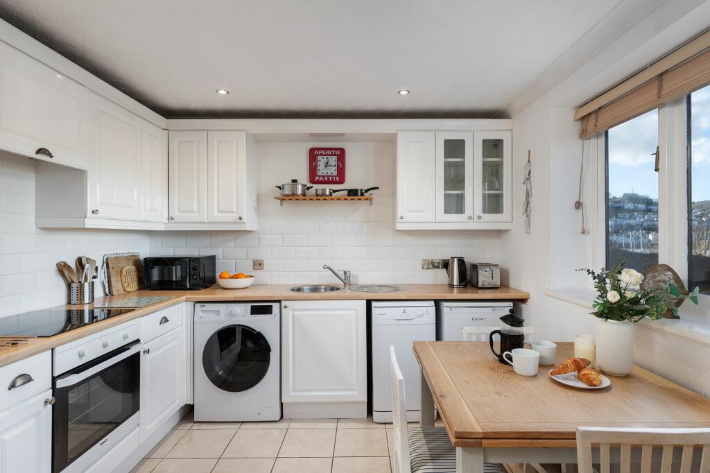 Kitchen / Dining Area - 2 Riverside Wharf, Kingswear