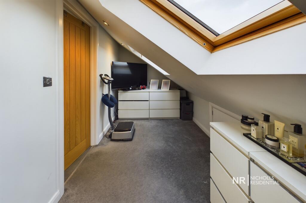 Dressing Room/Bedroom 4