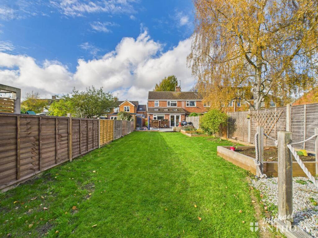 CAM03218G0-PR0821-STILL010-thumbnail-h750-70