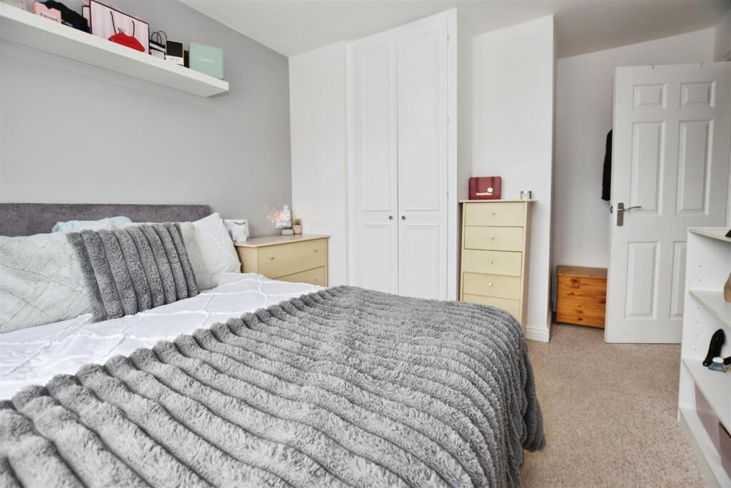 4cc14d99-bed 202 20wdro.JPG