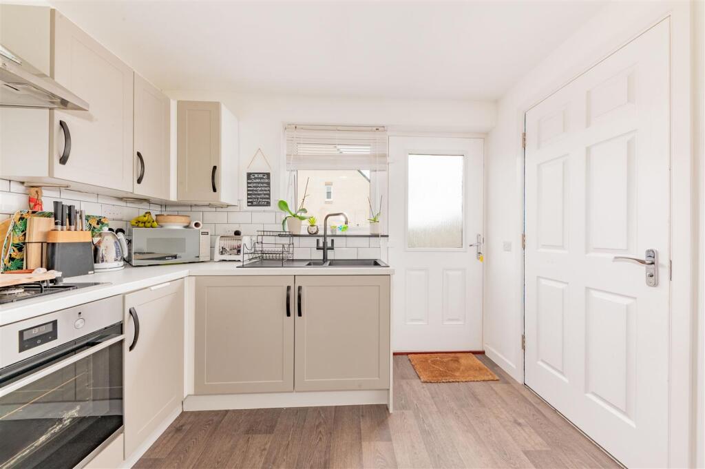 3 Peacehill View Wormit-9.JPG