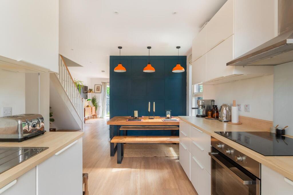 0L1WKE - Kitchen Diner B.jpg