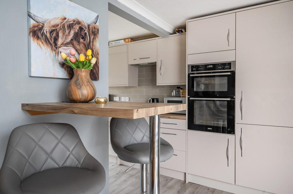 1346389-9-68b1c18...