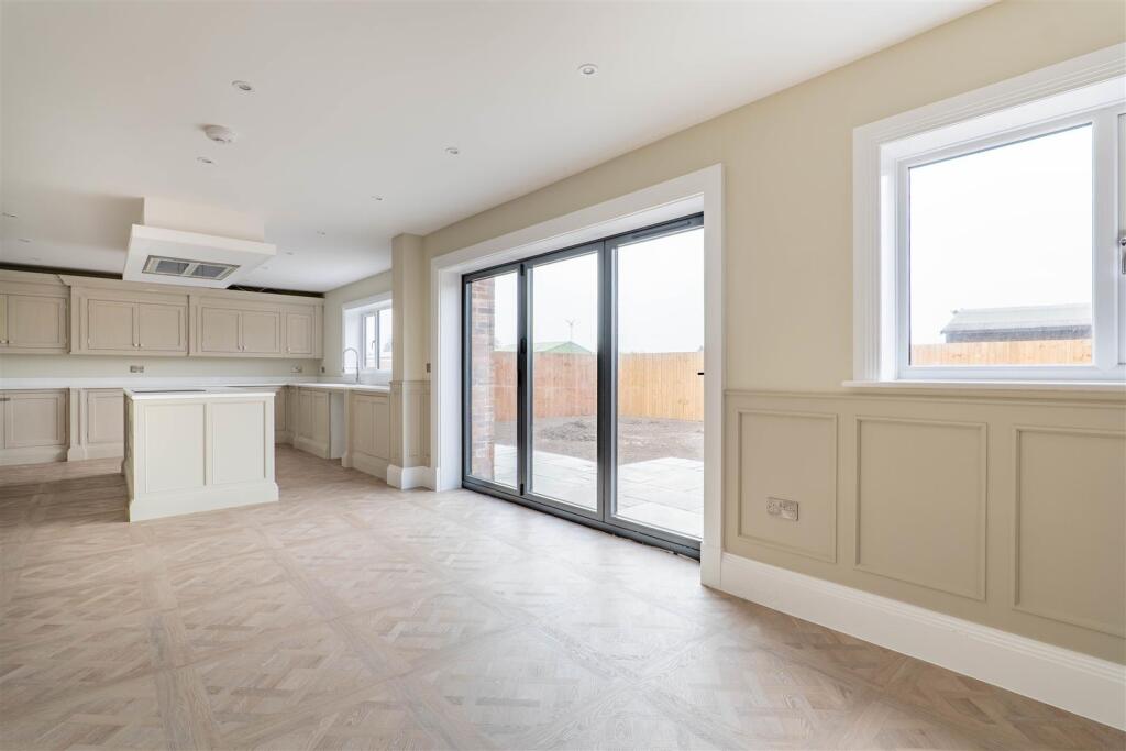 Kitchen/Diner/Snug (Example)