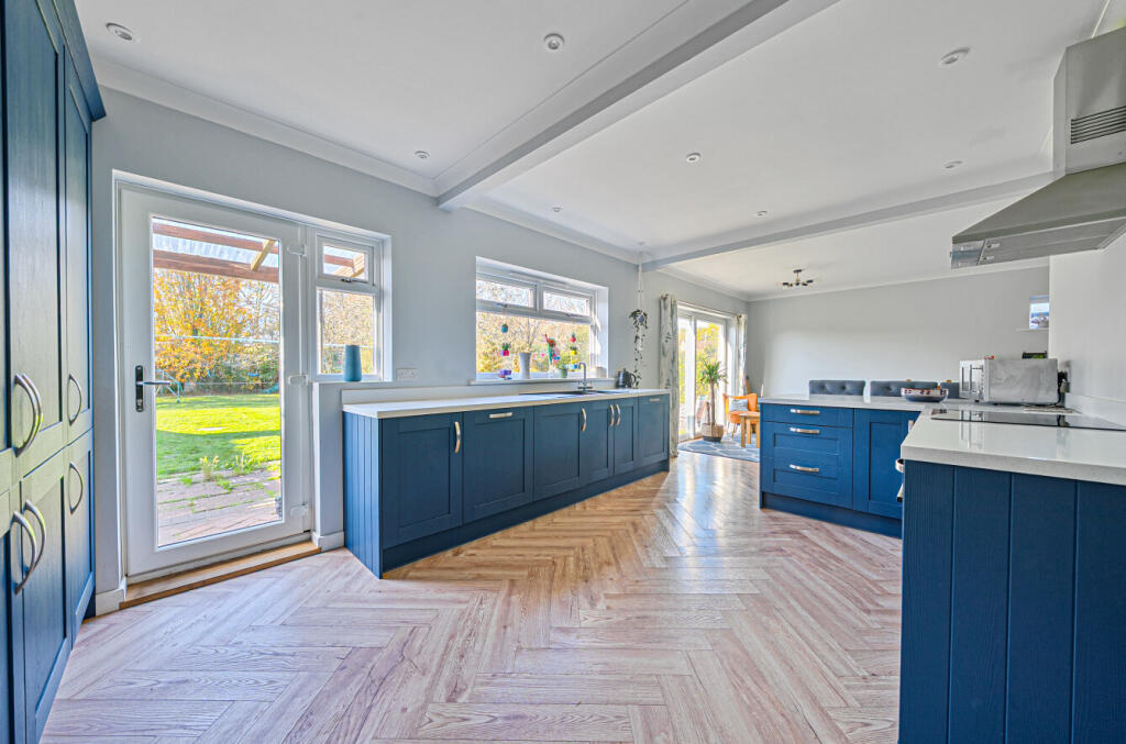 1381362-15-691b10...