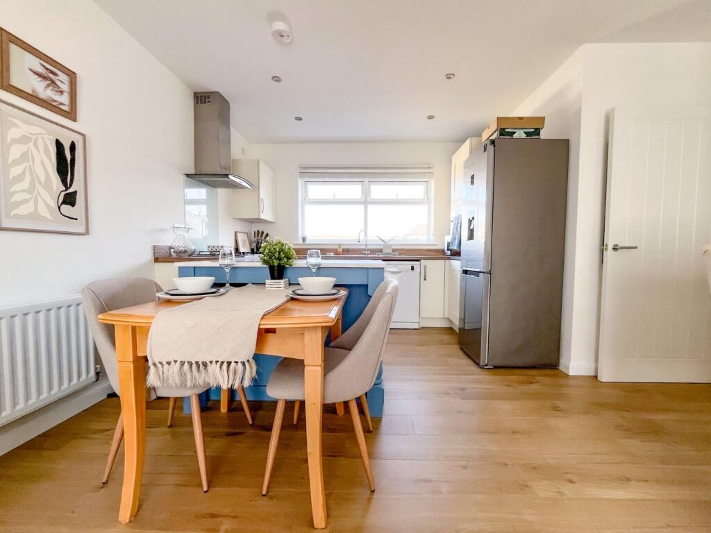 Dining/Kitchen