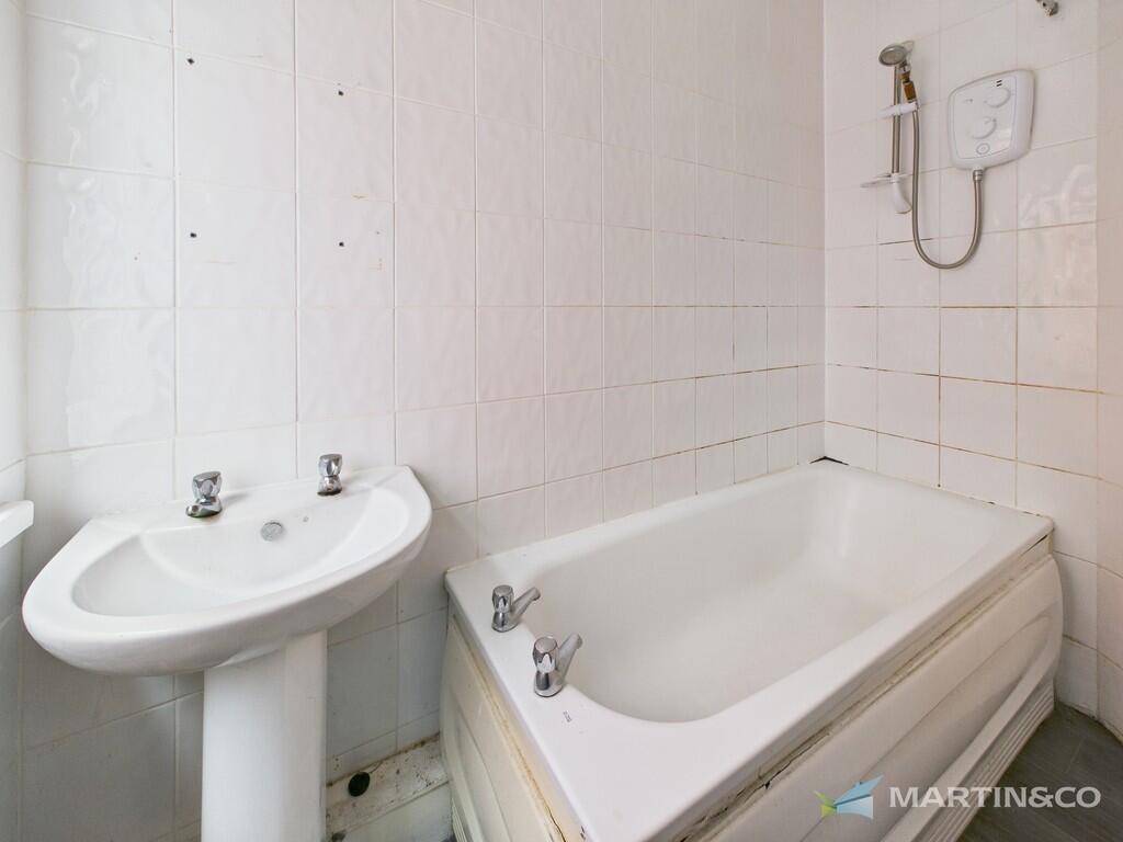 CAM02318G0-PR0560...