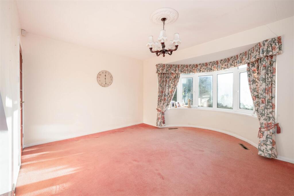 Dining Room-3.jpg