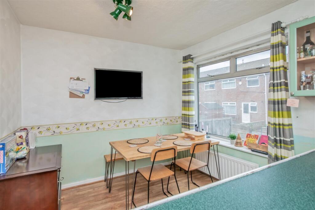 Fitted Dining Kitchen: