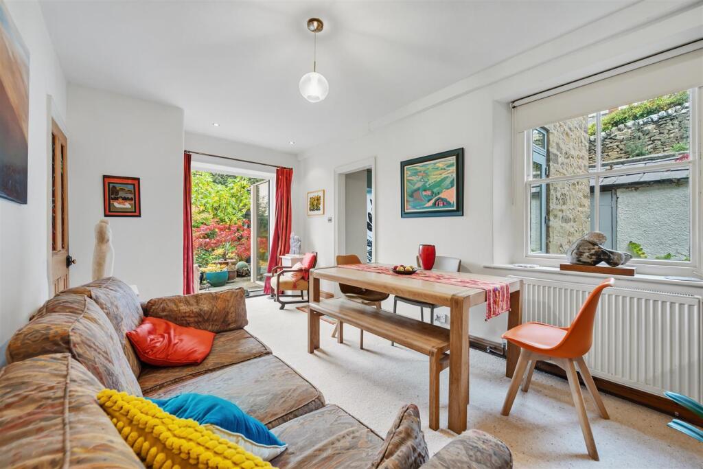 Dining Room to Kitchen and garden.jpg